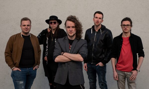 Bandfoto_INVICTUS_2022_2 invictus band image for hello world post